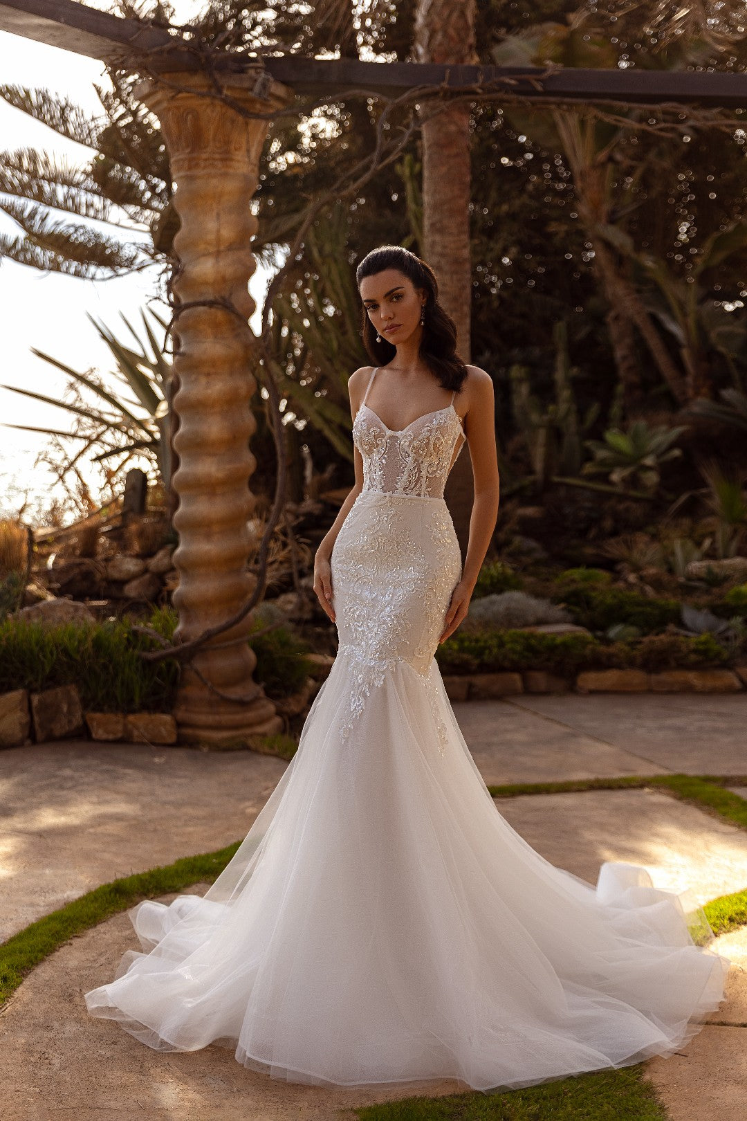 Stunning Mermaid Wedding Dress | Delicate Lace Patterns | Spaghetti Straps  | Sheer Train