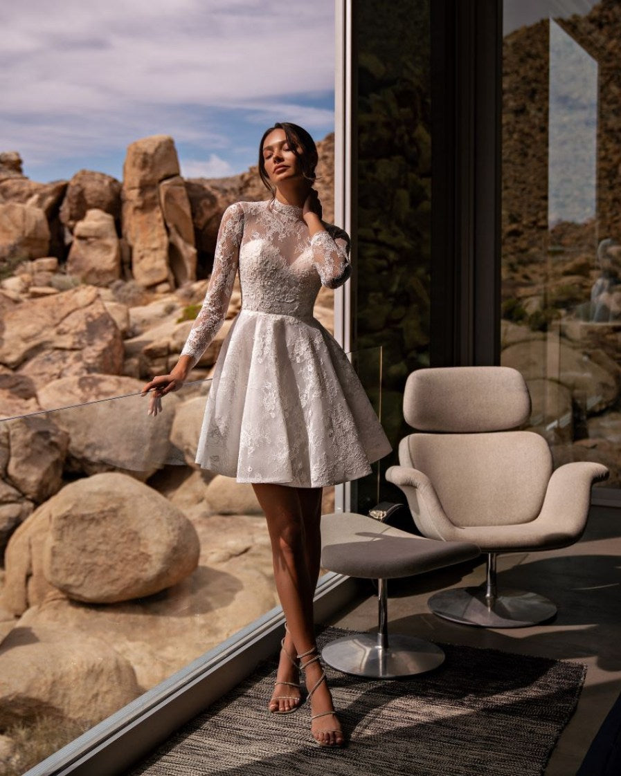 Short Wedding Dress with Chantilly Lace and Fluffy Skirt