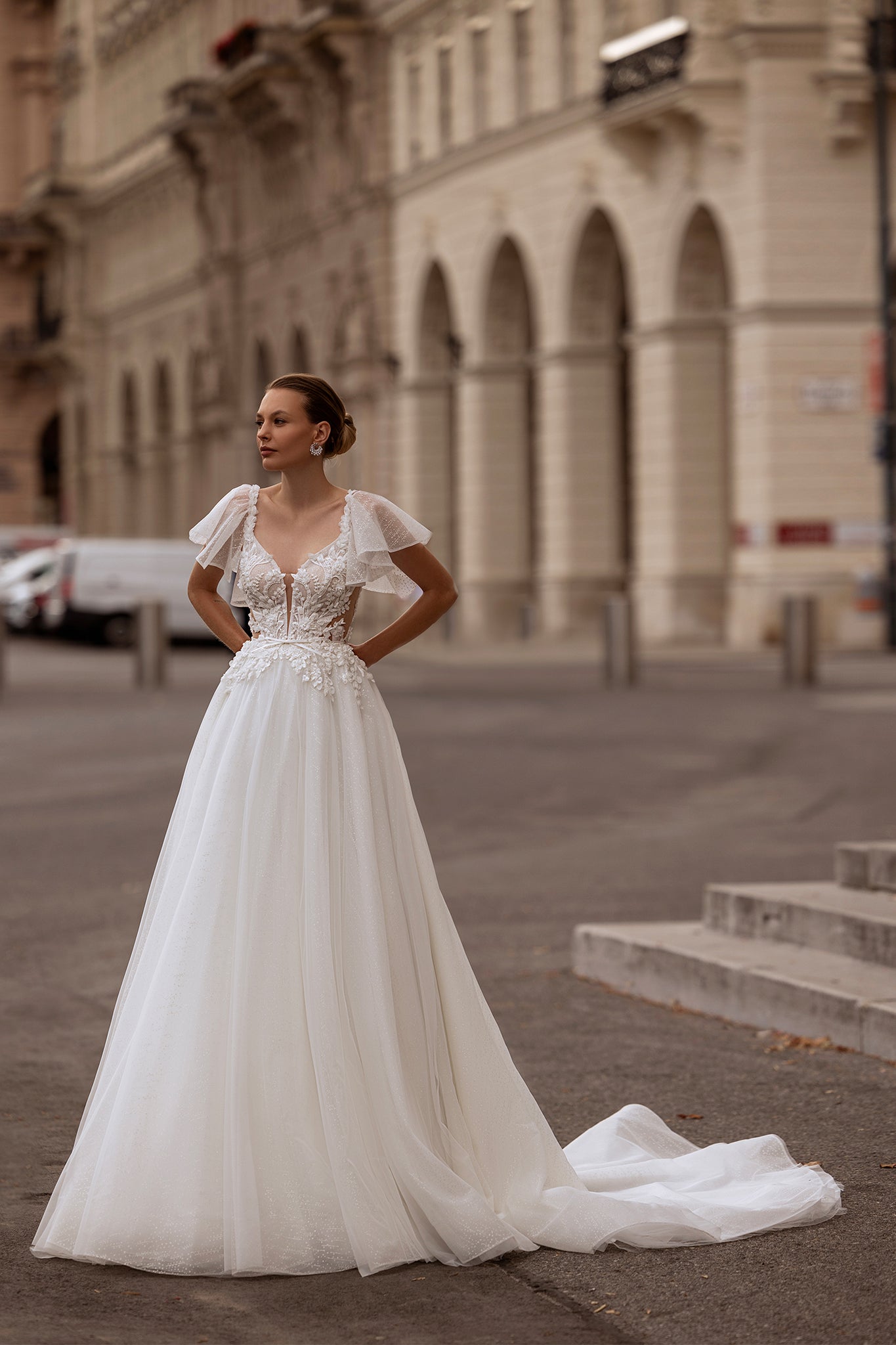 lace bodice chiffon skirt wedding dress Square neck wedding dress with lace bodice and chiffon skirt