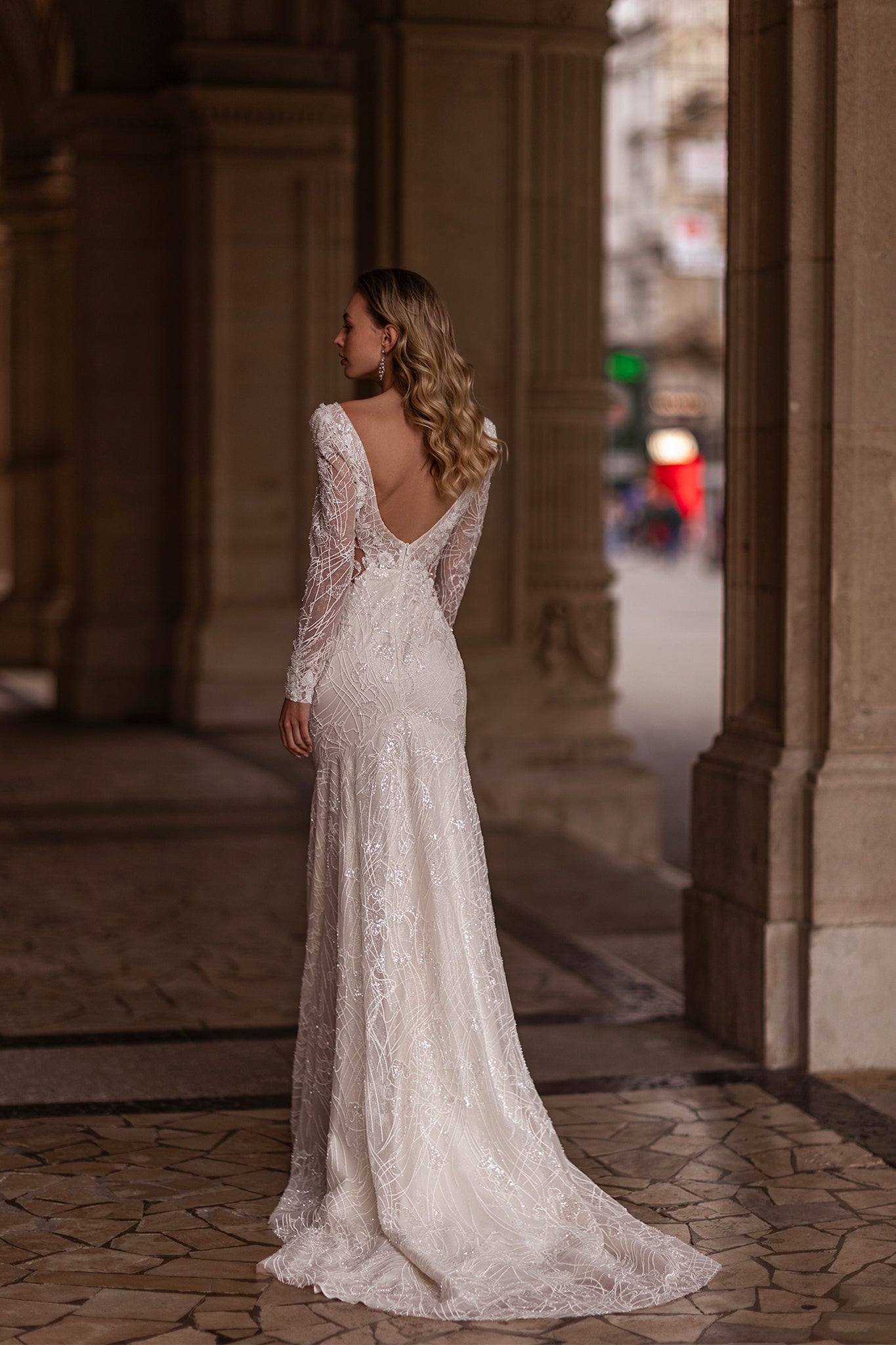 knee length dresses for ladies Short Sleeve V Neck Trumpet Beaded Lace Satin Open Back Wedding Dress main image 0