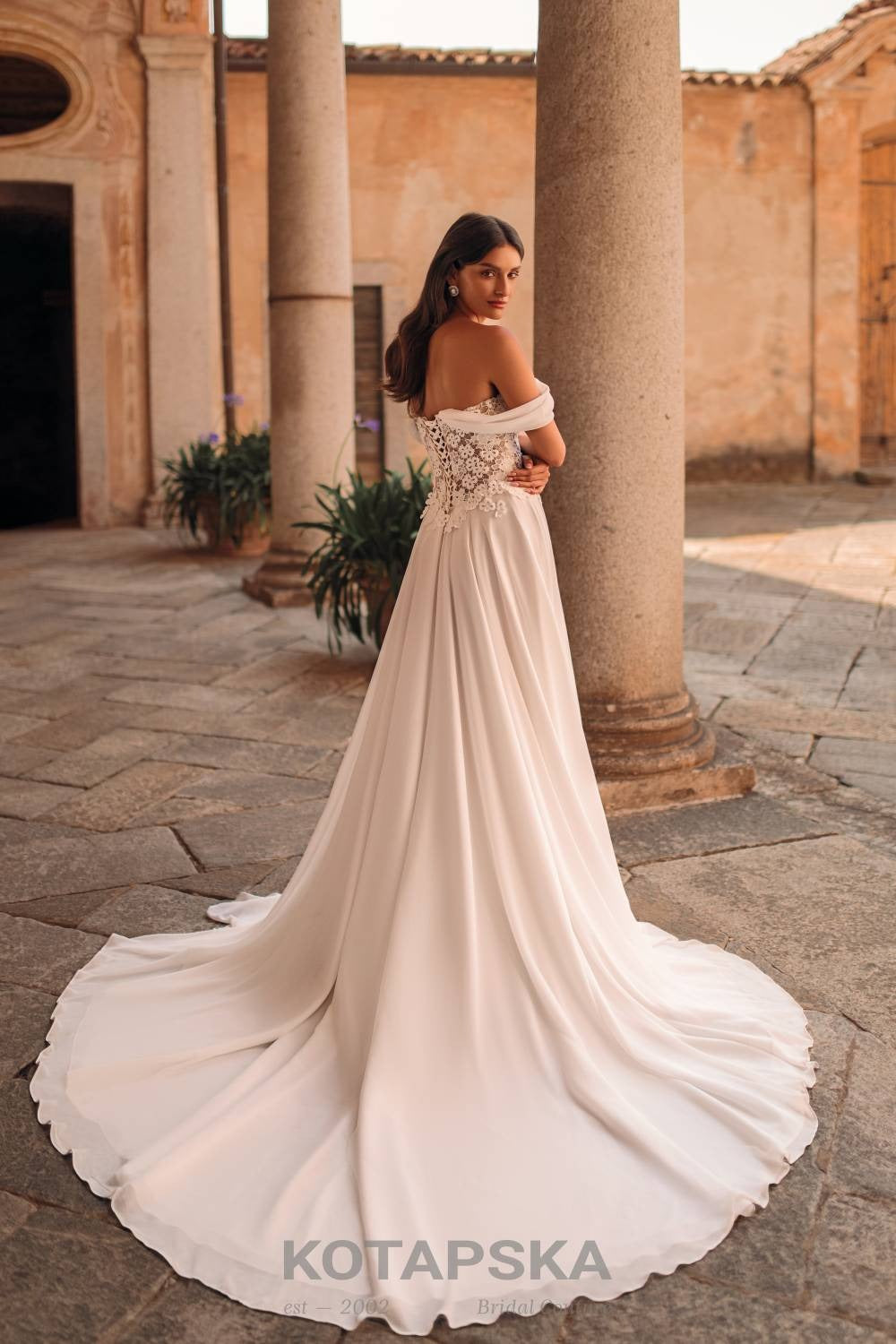 Iryna Kotapska F2619