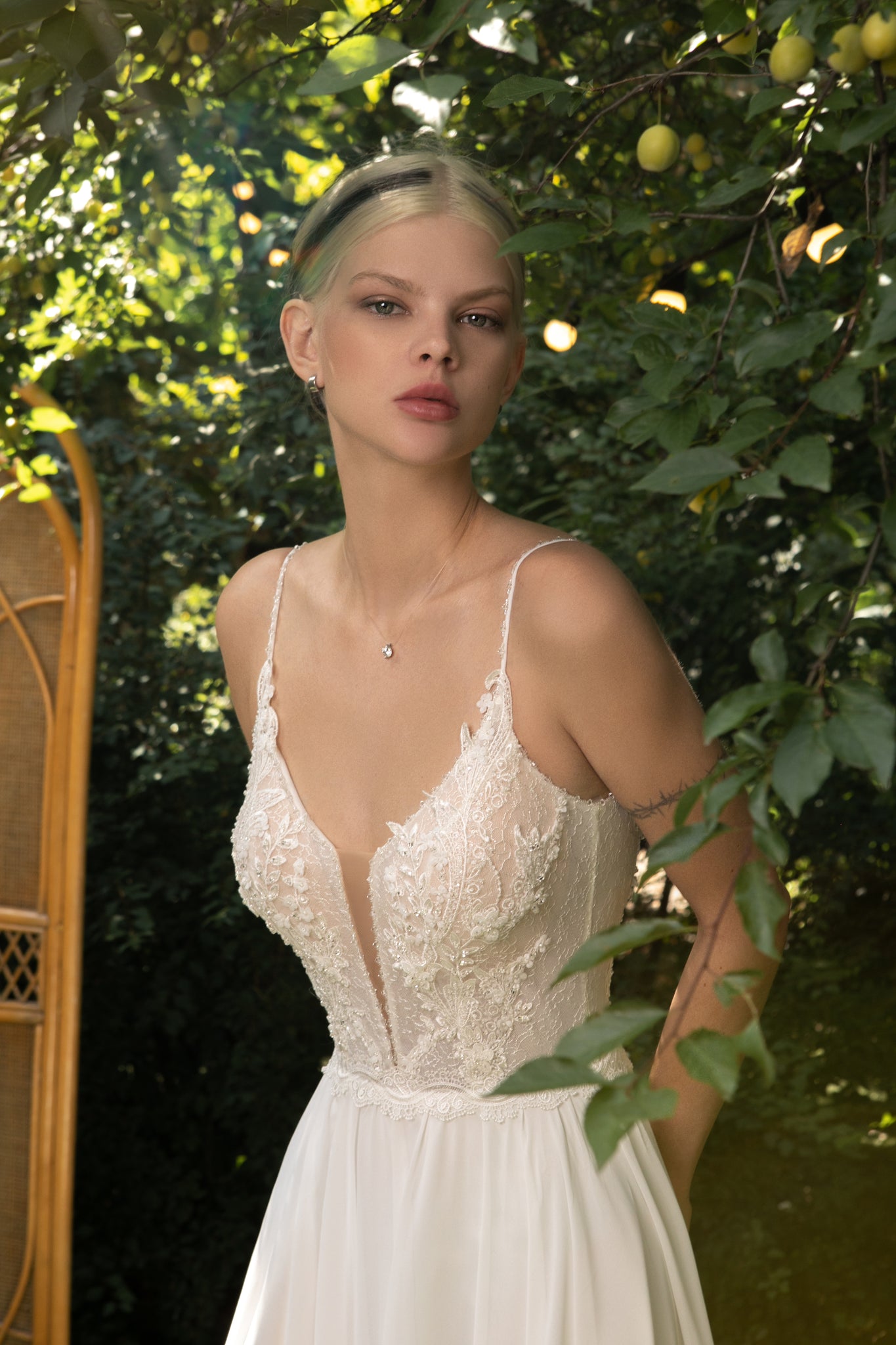 Elegant Wedding Gown with Lace Appliques and Stunning Details | Marelli Exclusive 2 / Ivory Elegant Wedding Gown with Lace Appliques and Stunning Details | Marelli Exclusive 2 / Ivory
