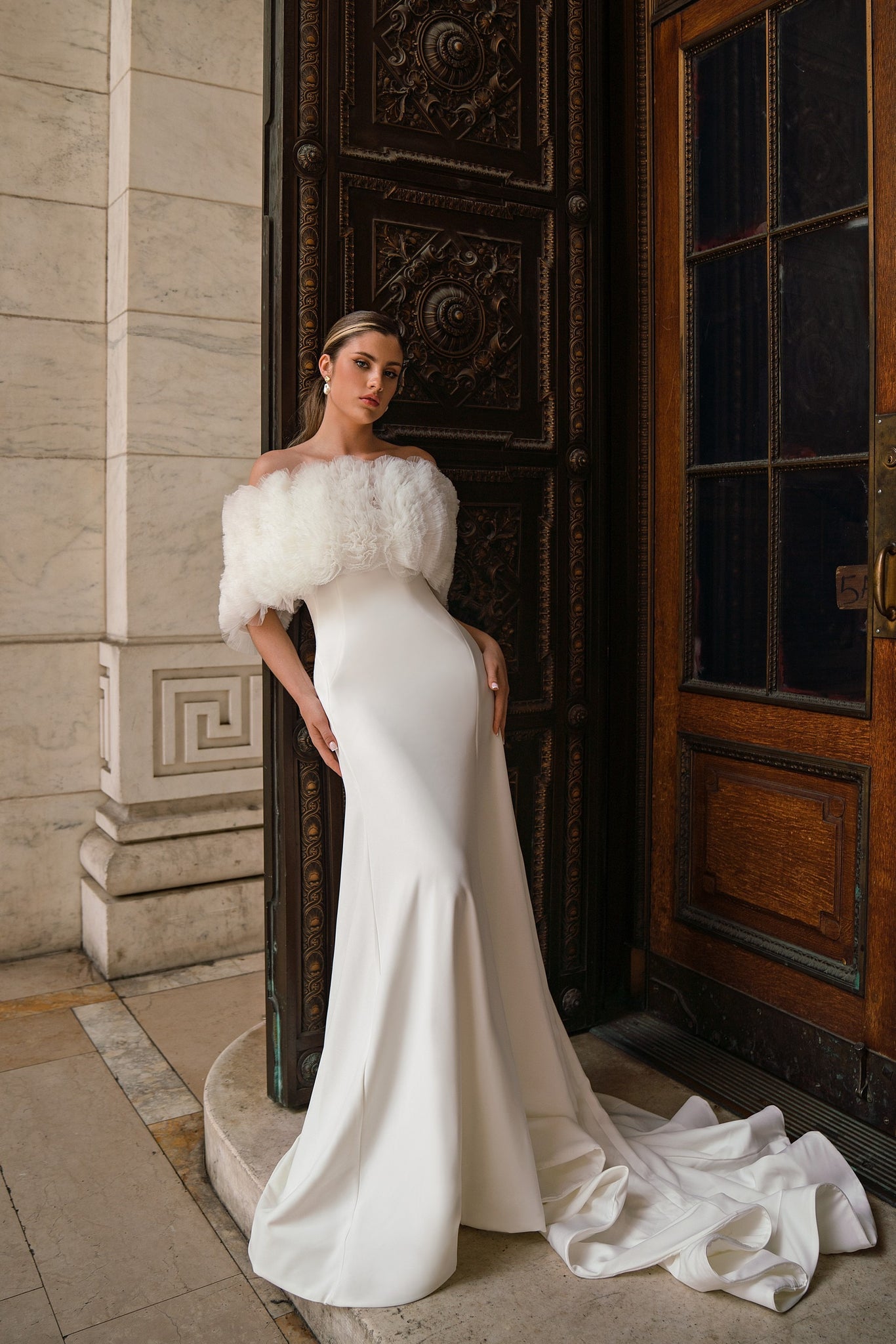 Modern Minimalist Off-Shoulder Fitted Bridal Gown | Marelli Exclusive 8 / Ivory Modern Minimalist Off-Shoulder Fitted Bridal Gown | Marelli Exclusive 8 / Ivory