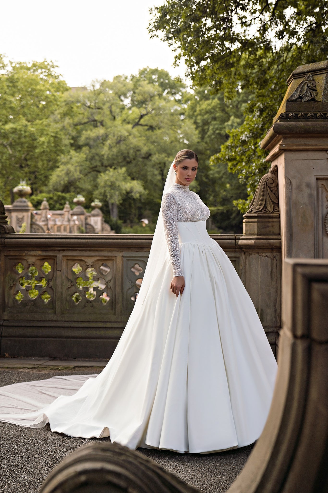 EMABRIDE 244