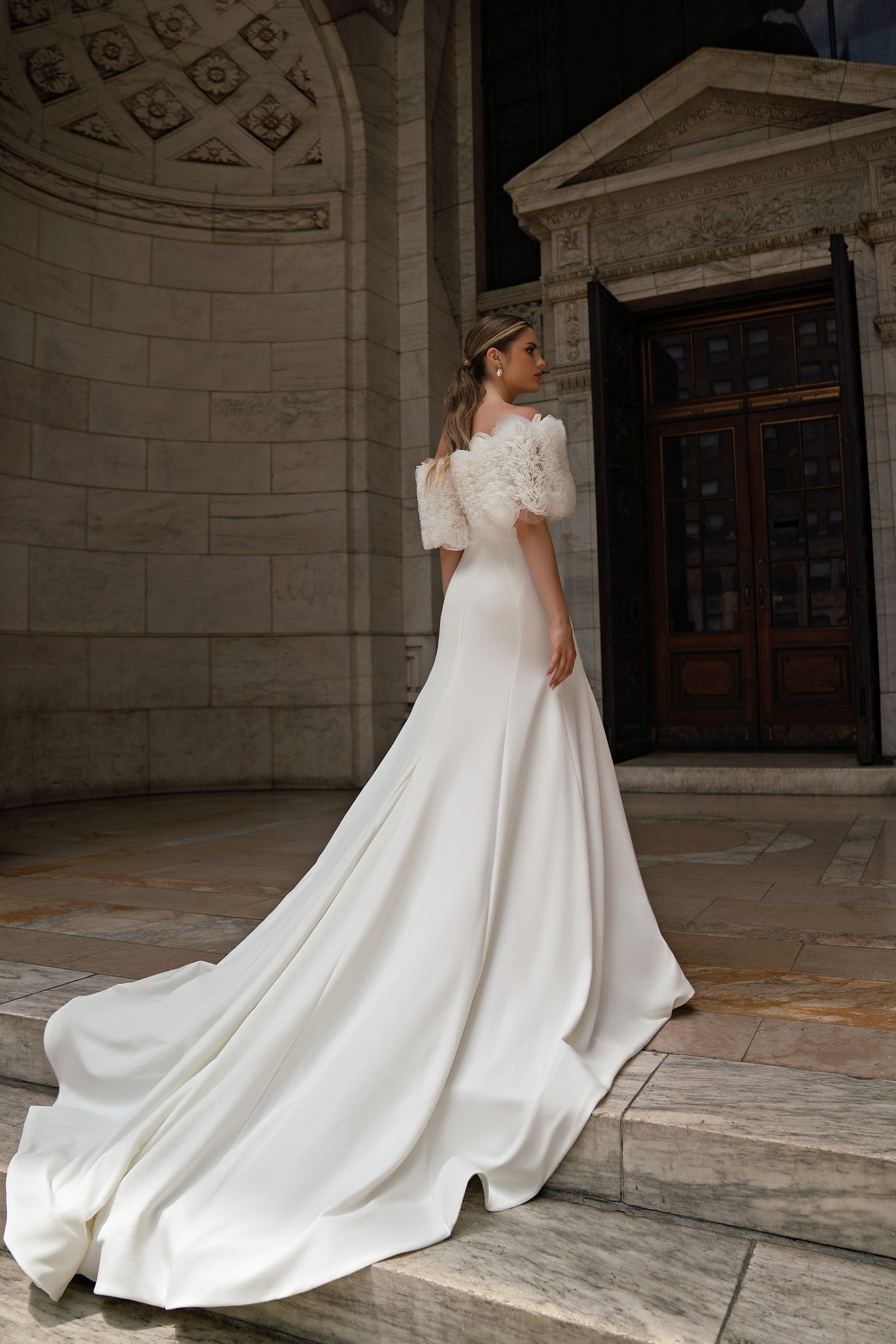 EMABRIDE 242