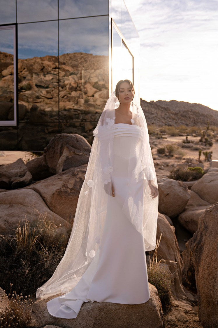 Elegant Minimalist Wedding Dress with 3D Flower Embroidery | Marelli Exclusive 4 / Ivory Elegant Minimalist Wedding Dress with 3D Flower Embroidery | Marelli Exclusive 4 / Ivory
