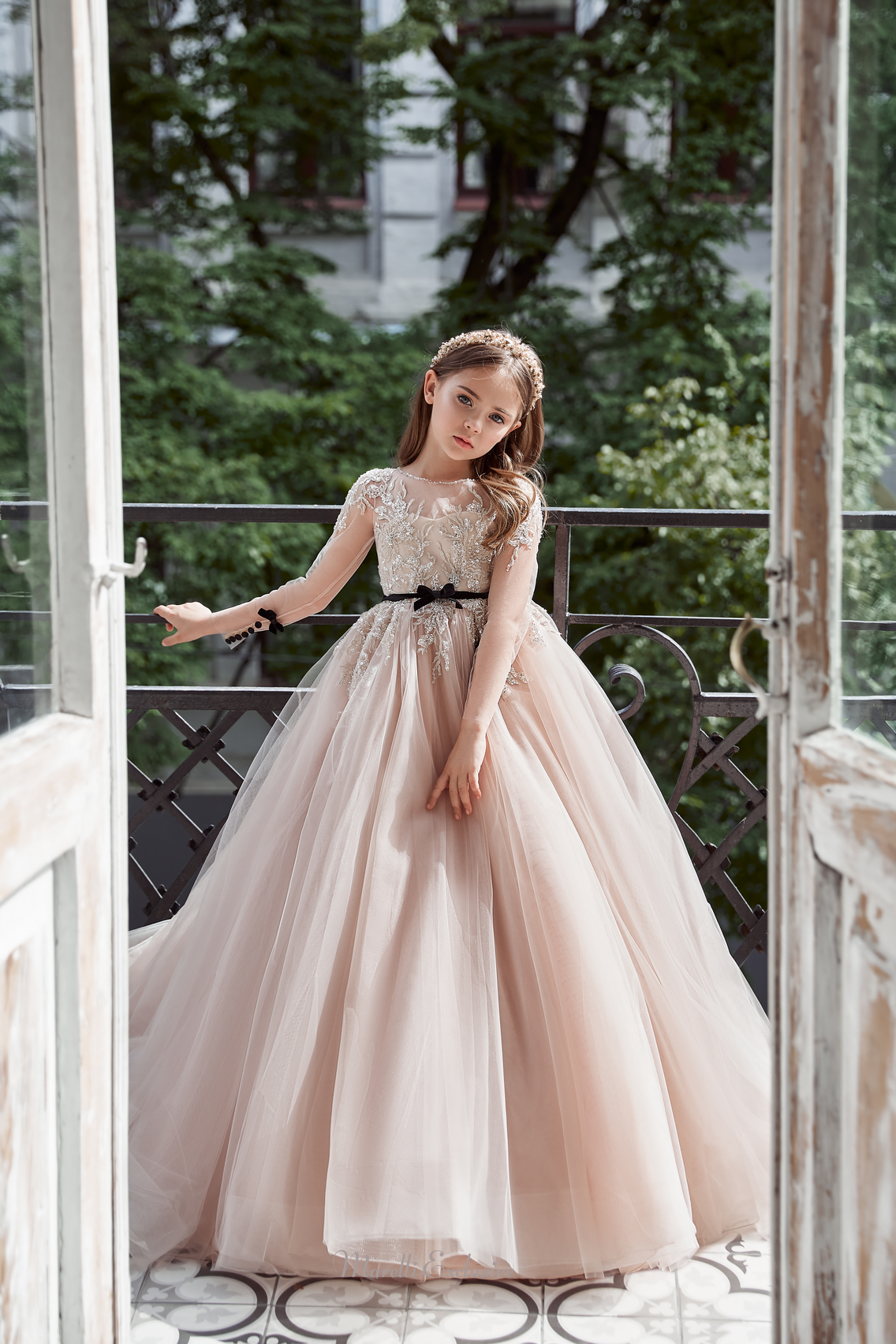 Pentelei 3121 illusion sweetheart neckline and lace appliques: a timeless beauty  | Girls Formal Dress