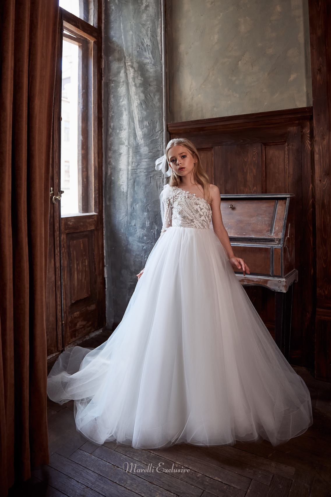 Pentelei 3141 glamour and sparkle: the unique one-shoulder dress  | Girls Formal Dress