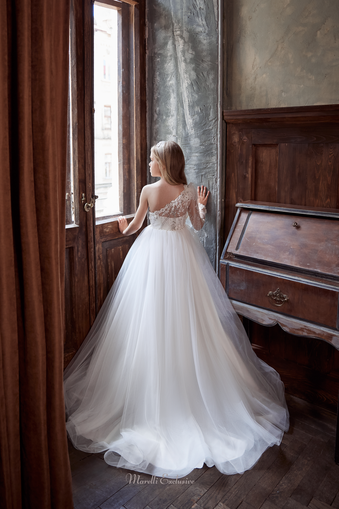 Pentelei 3141 glamour and sparkle: the unique one-shoulder dress  | Girls Formal Dress