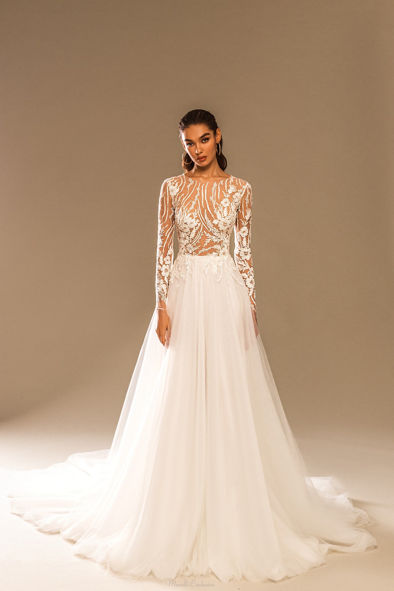 Wedding dress lace bodice, floral design, flowy skirt, captivating, goddess Marelli Exclusive Wedding dress lace bodice, floral design, flowy skirt, captivating, goddess Marelli Exclusive